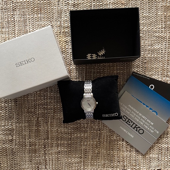 Seiko Silver Bracelet Solar Crystal Quartz Mother of Pearl watch SUP397 $Firm$🙏